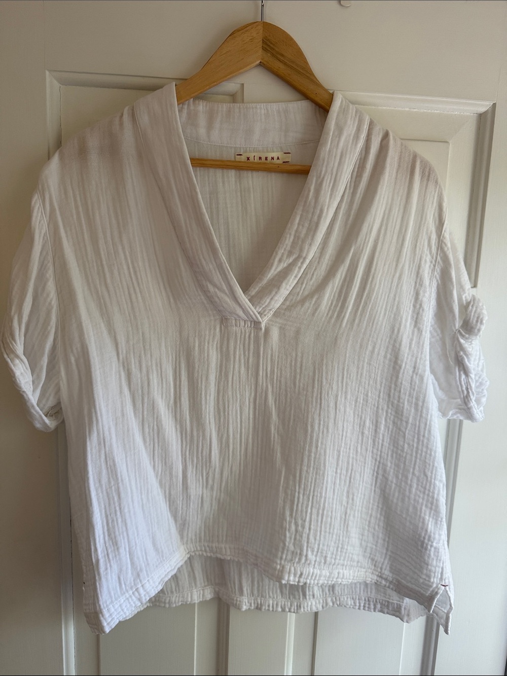 XiRENA White Gauze V-Neck Top XS